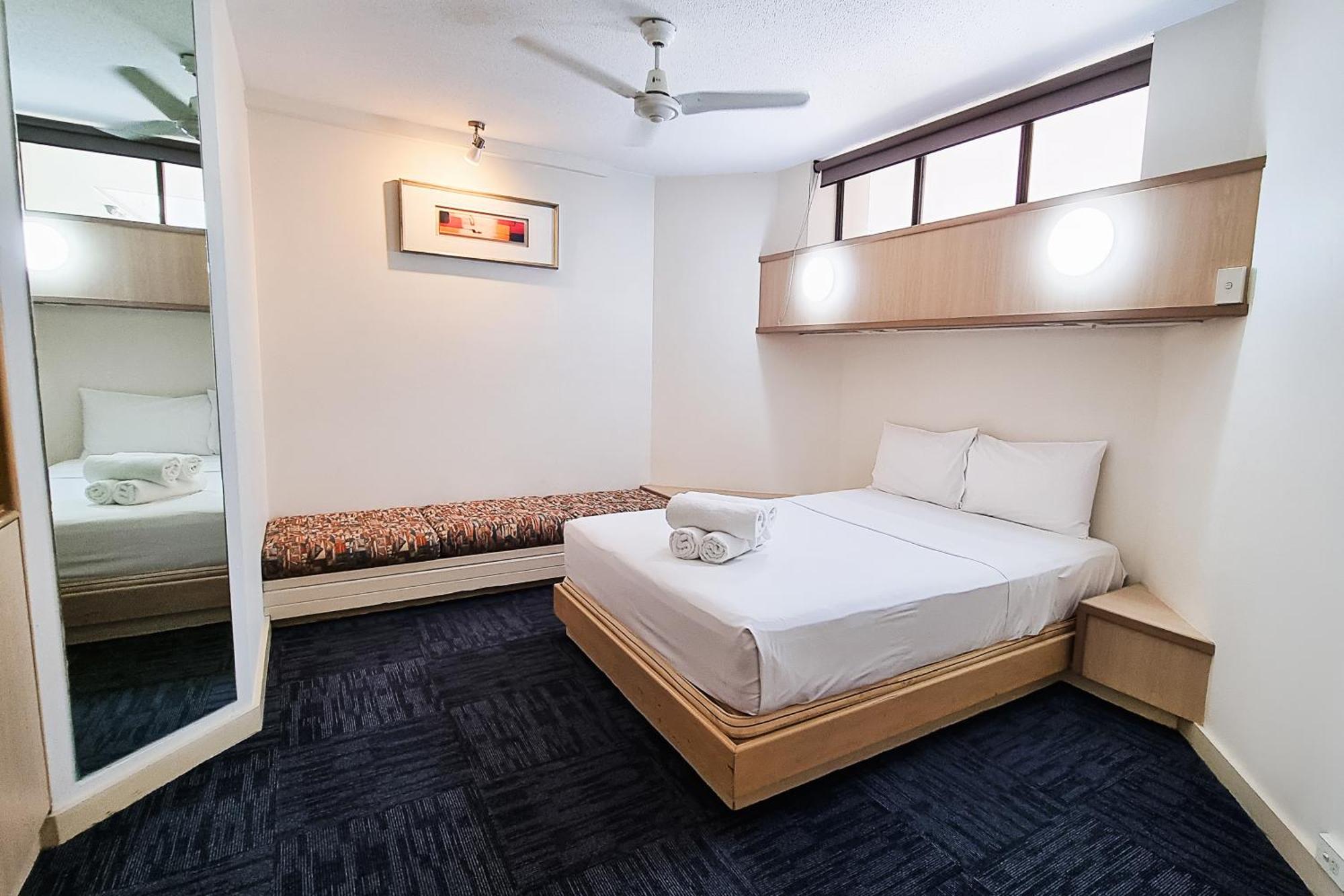 Tiki Hotel Apartments Surfers Paradise Gold Coast Eksteriør billede