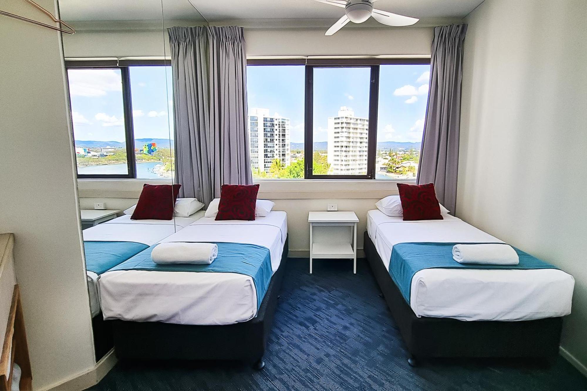 Tiki Hotel Apartments Surfers Paradise Gold Coast Eksteriør billede