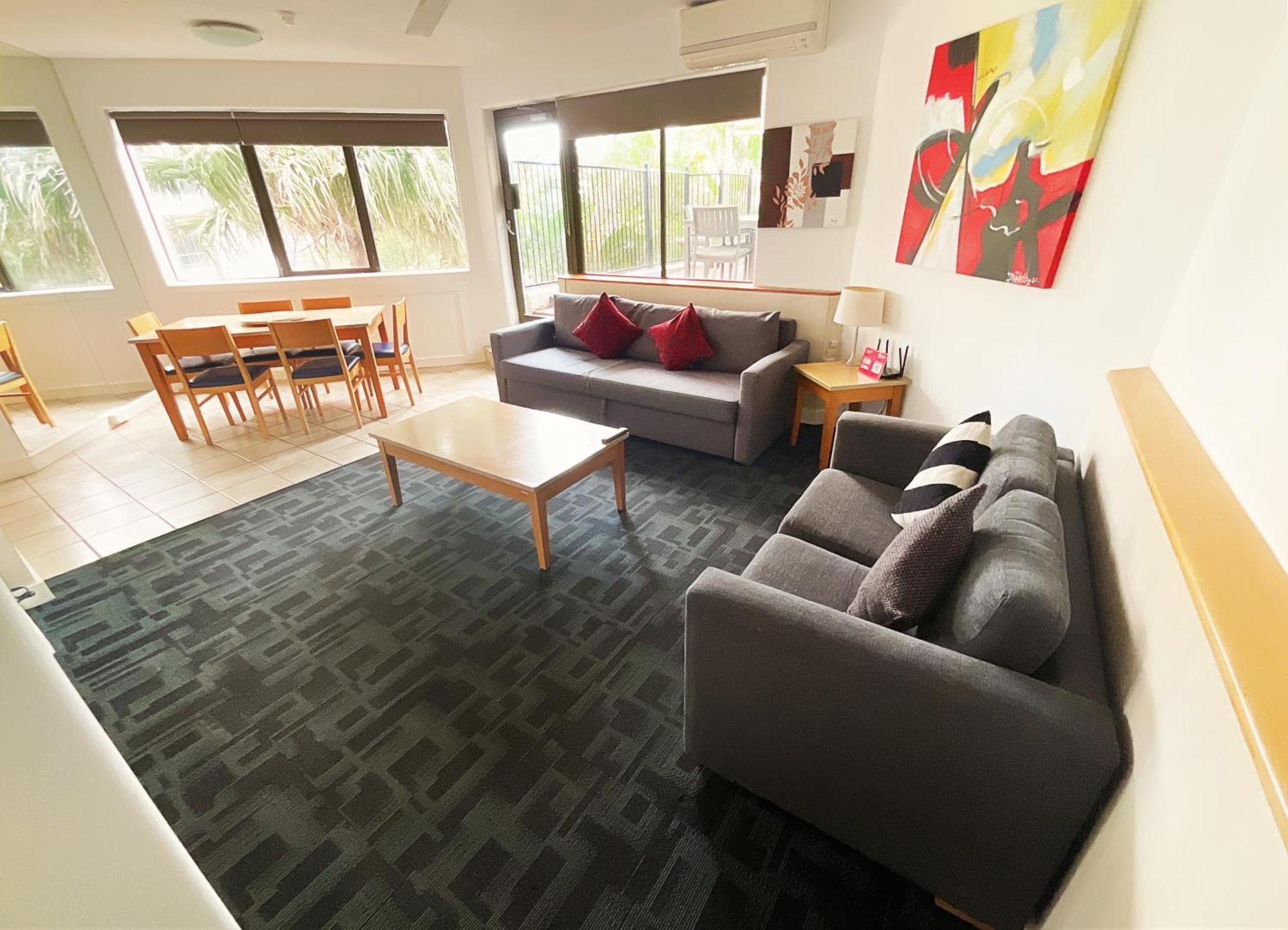Tiki Hotel Apartments Surfers Paradise Gold Coast Eksteriør billede