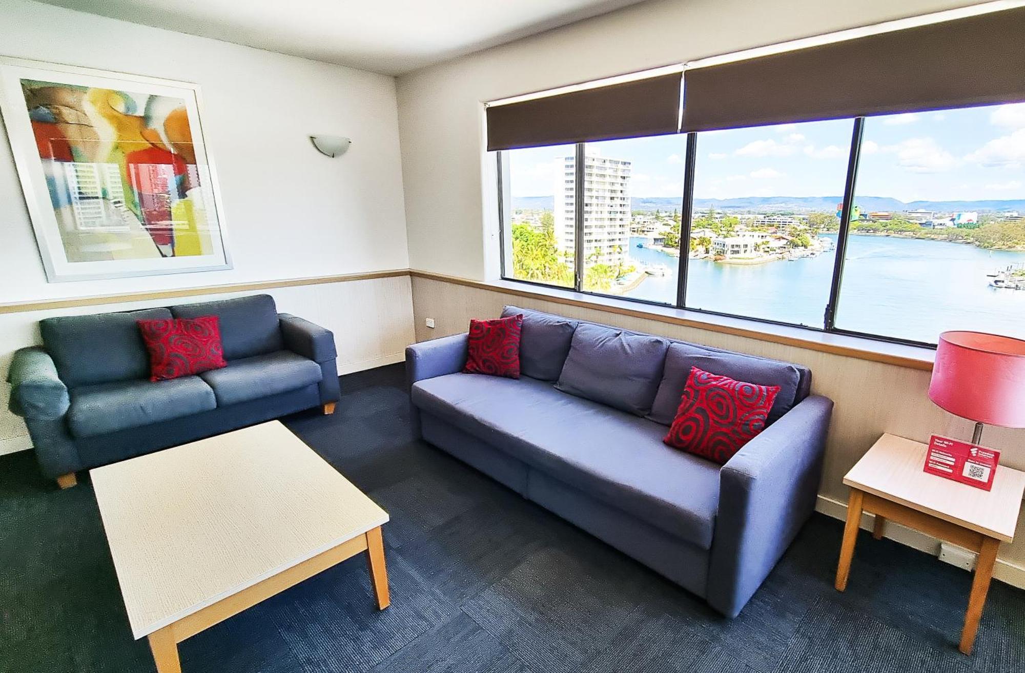 Tiki Hotel Apartments Surfers Paradise Gold Coast Eksteriør billede