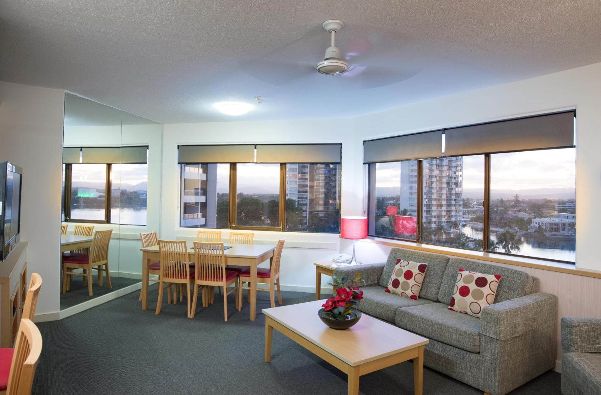 Tiki Hotel Apartments Surfers Paradise Gold Coast Eksteriør billede