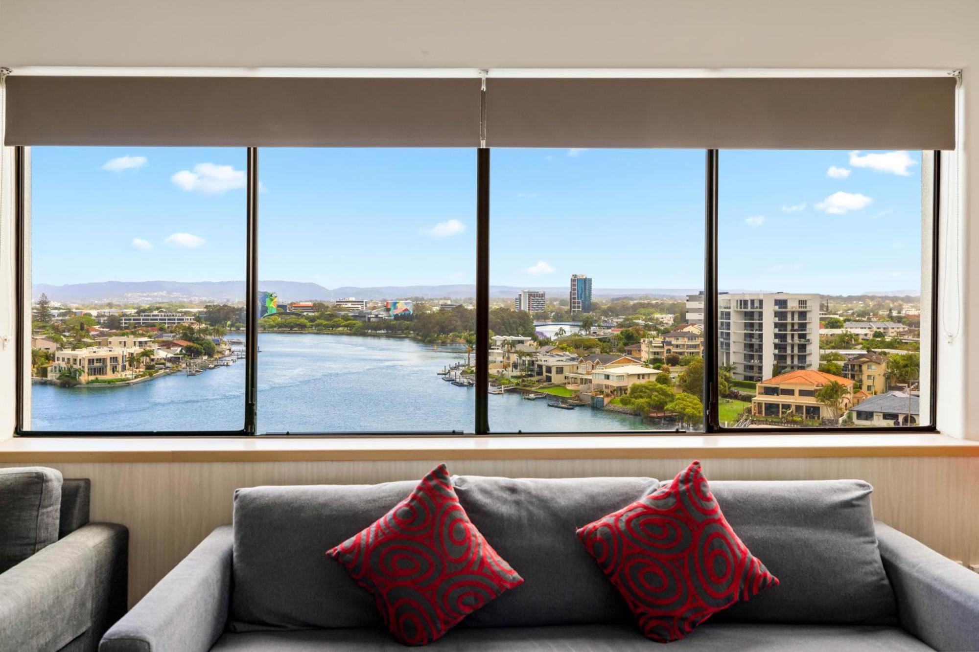 Tiki Hotel Apartments Surfers Paradise Gold Coast Eksteriør billede