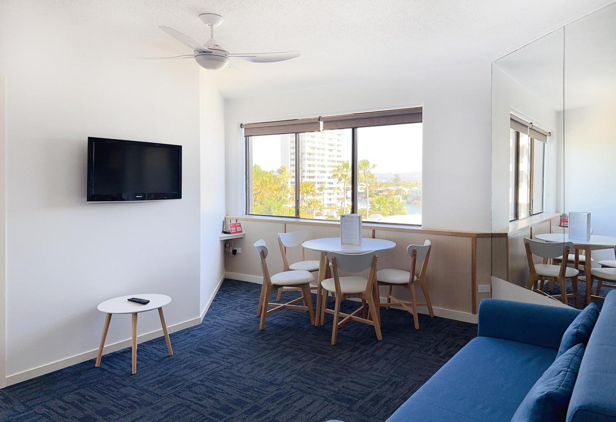 Tiki Hotel Apartments Surfers Paradise Gold Coast Eksteriør billede
