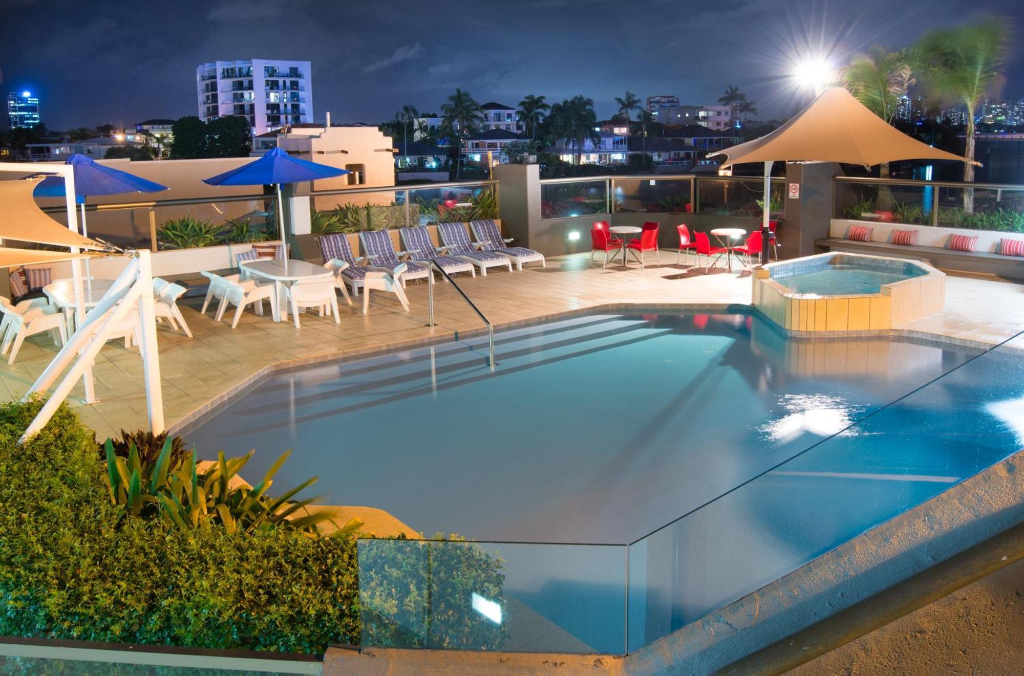 Tiki Hotel Apartments Surfers Paradise Gold Coast Eksteriør billede