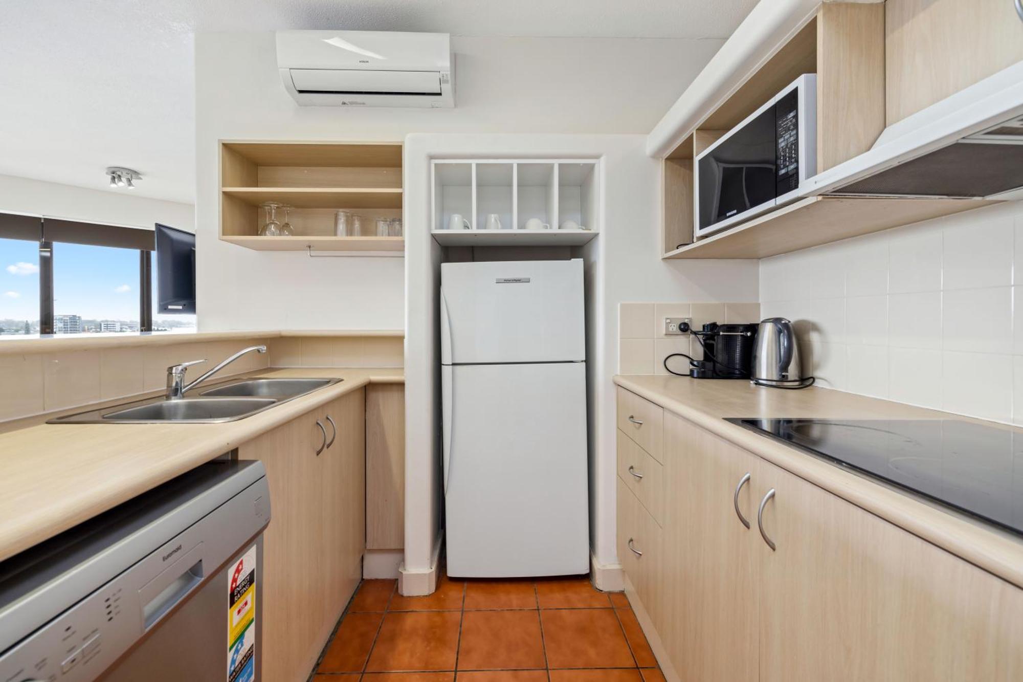 Tiki Hotel Apartments Surfers Paradise Gold Coast Eksteriør billede
