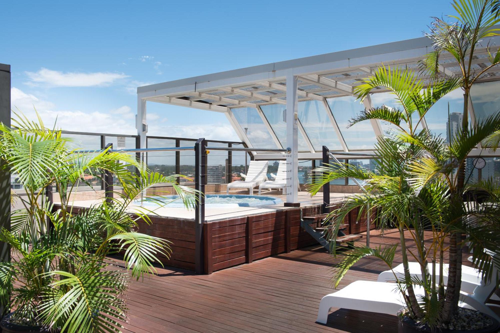 Tiki Hotel Apartments Surfers Paradise Gold Coast Eksteriør billede