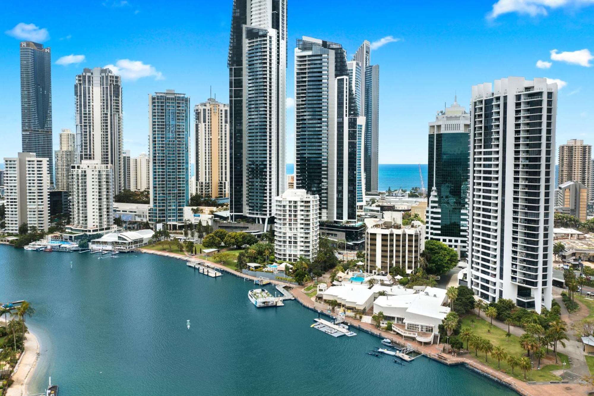 Tiki Hotel Apartments Surfers Paradise Gold Coast Eksteriør billede
