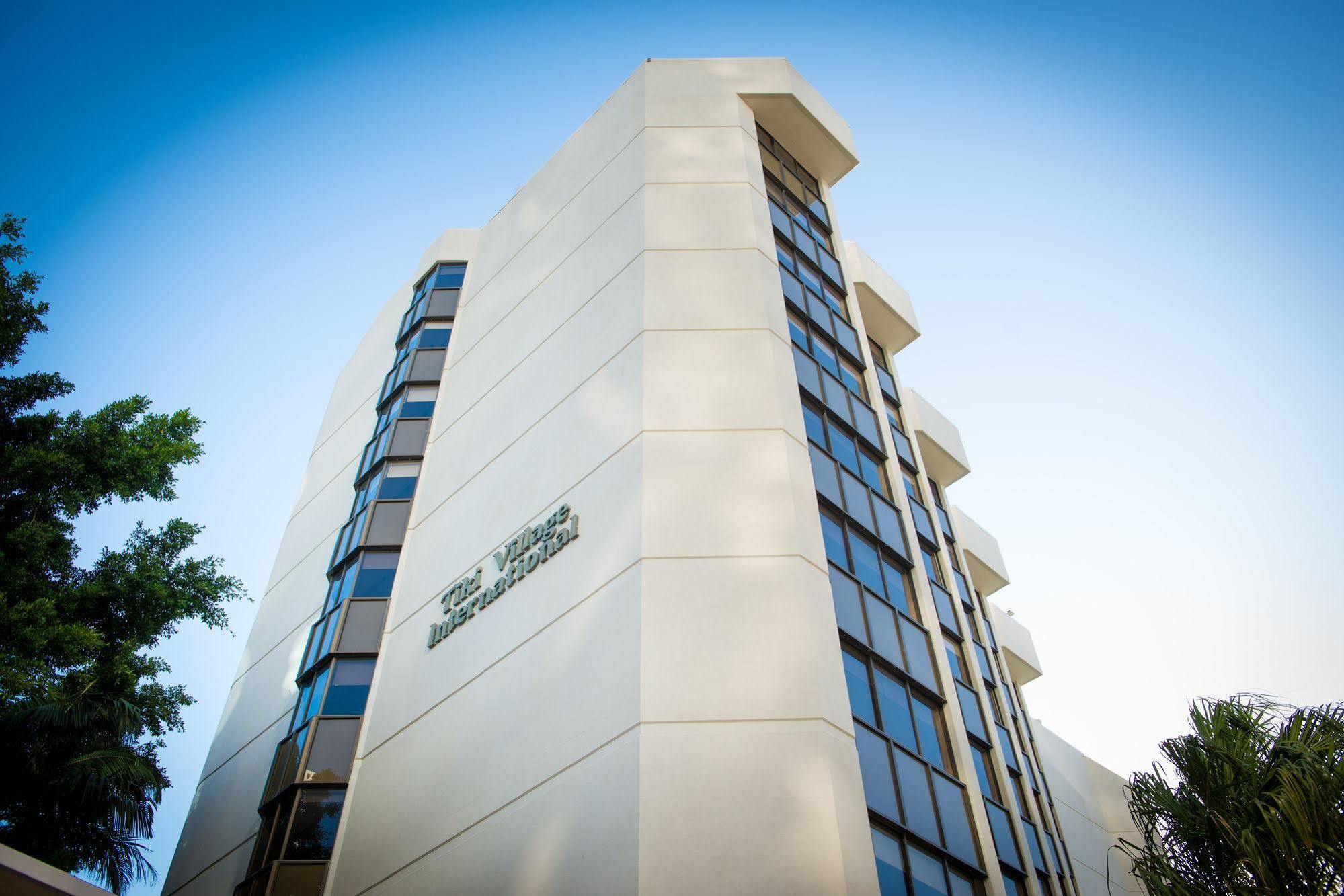Tiki Hotel Apartments Surfers Paradise Gold Coast Eksteriør billede